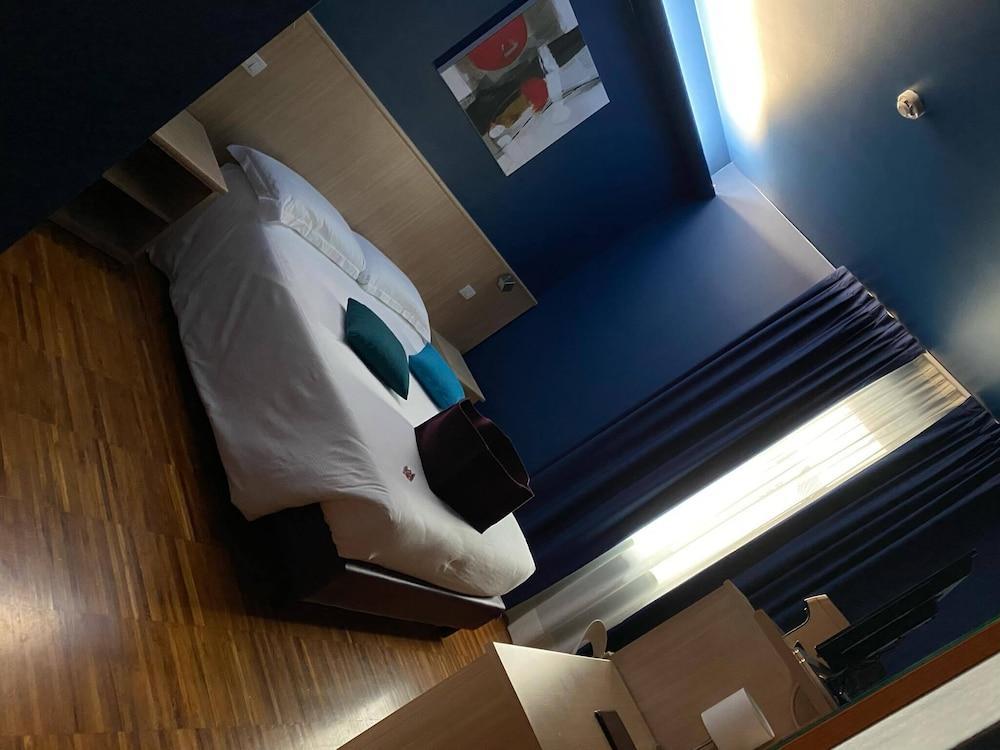 Albergo Residenza Al Teatro Udine Luaran gambar